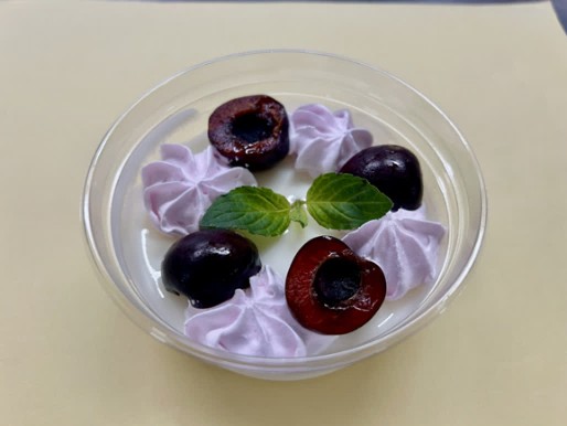 さくらんぼチーズムース